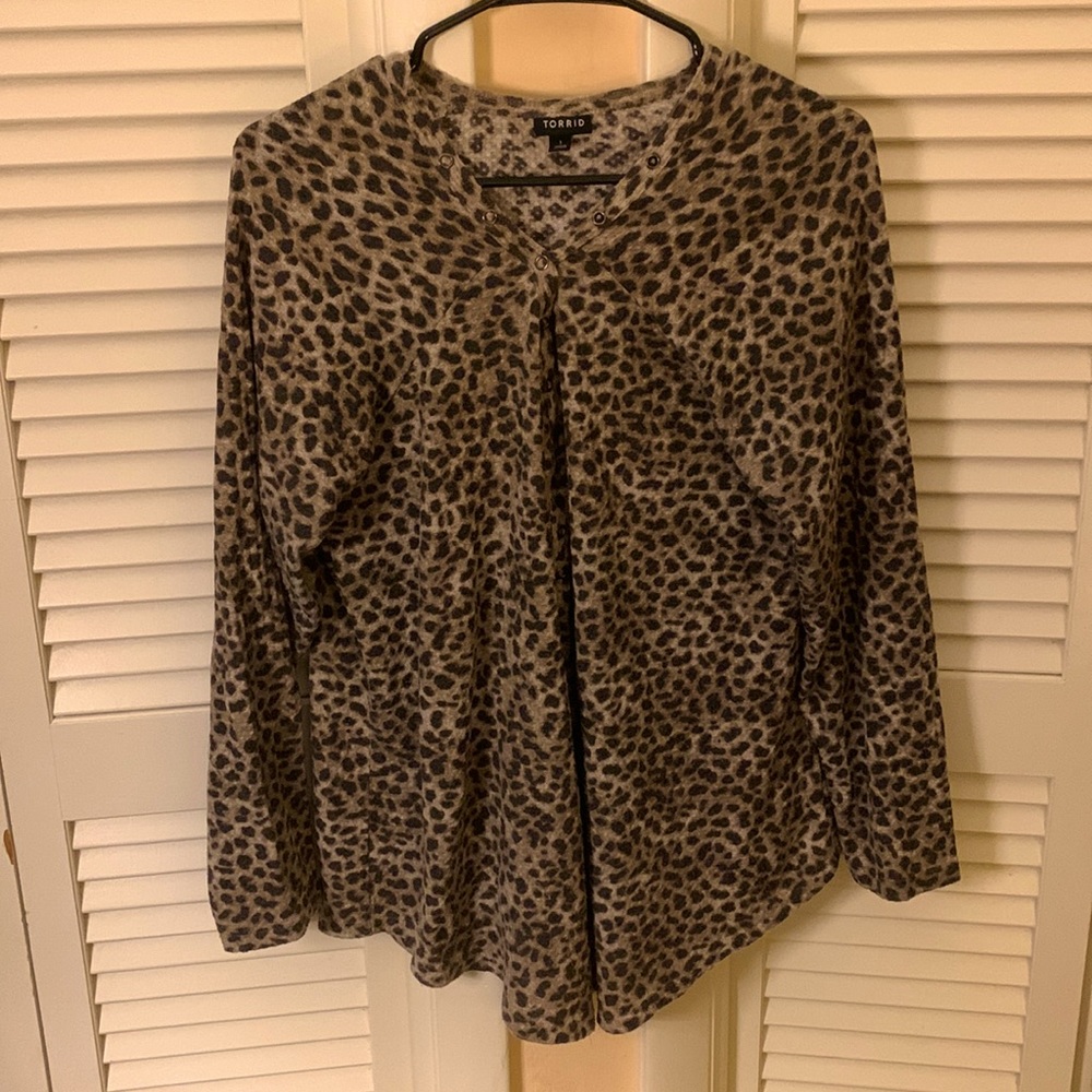 Torrid leopard long sleeve Top